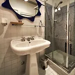 Condotti 29 3* روما