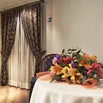 فندق مبيت وإفطار Condotti 29 3*