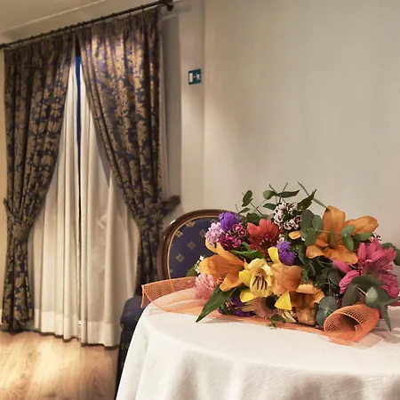 Couette-café Condotti 29 3*