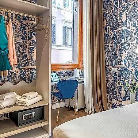 Bed and Breakfast Condotti 29 Ρώμη