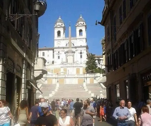 Oda ve Kahvaltı Condotti 29