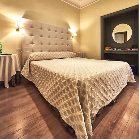 فندق مبيت وإفطار Condotti 29 3*