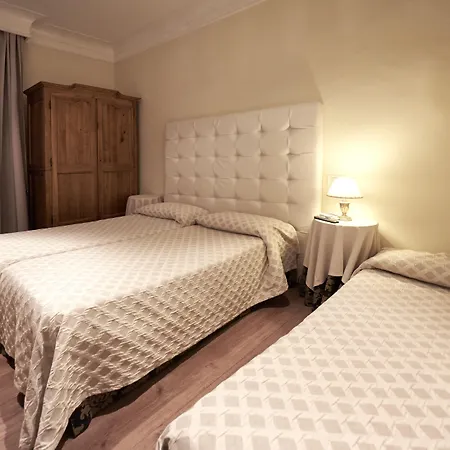 فندق مبيت وإفطار Condotti 29 3*